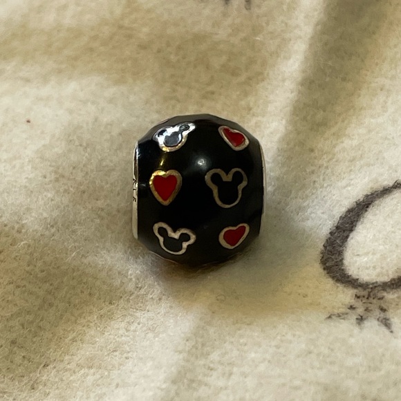 Pandora Disney Mickey and Hearts Enamel Charm - Picture 8 of 9